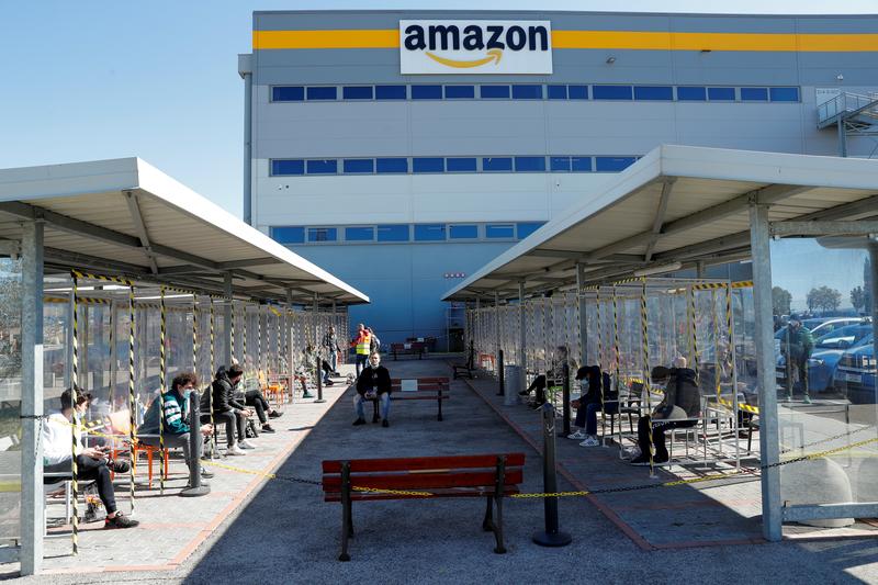 A huelga, trabajadores de Amazon Italia; exigen mejoras laborales y reducción de horarios