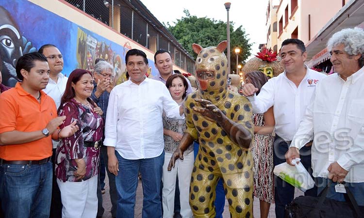 Moreno Arcos promete apoyos a pescadores en gira por Costa Chica