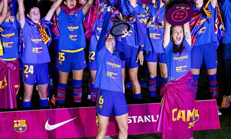 Barcelona Femenil celebró su Champions League con una goleada 8-0 al Athletic en Liga