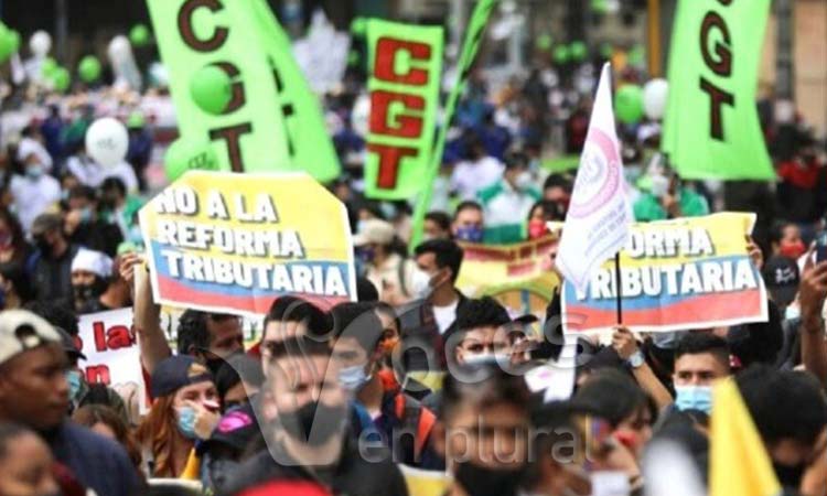 Tras días de intensas protestas, retira presidente de Colombia su reforma tributaria