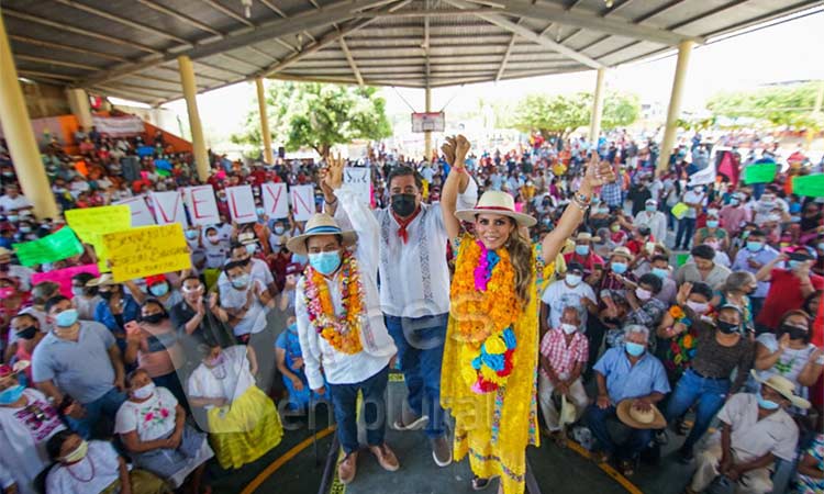 En Ayutla y Tecoanapa, Evelyn Salgado plantea promover la ley indígena y respetar sus formas de gobierno