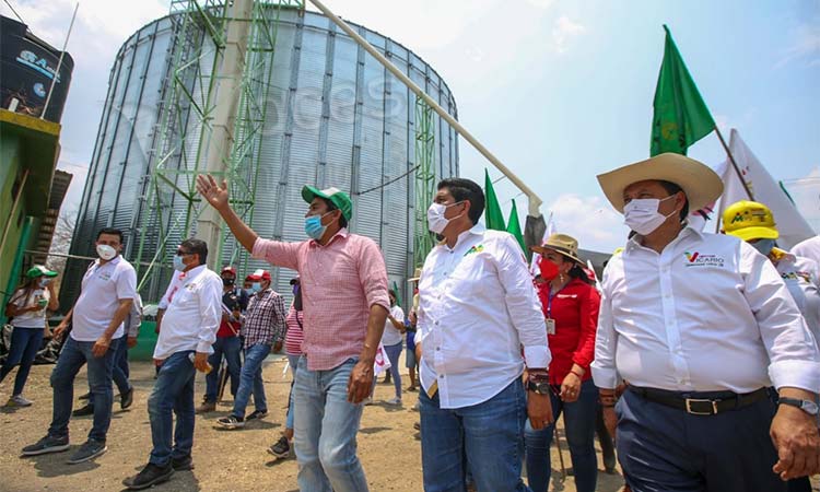 Inversión sin precedentes para el campo, ofrece Mario Moreno en la gira por la zona Norte