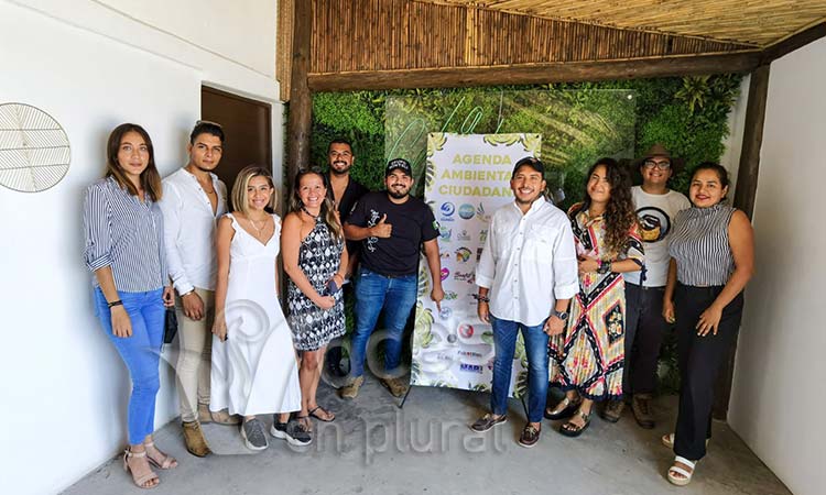 Coincide Ricardo Astudillo con propuestas de jóvenes activistas en pro del medio ambiente