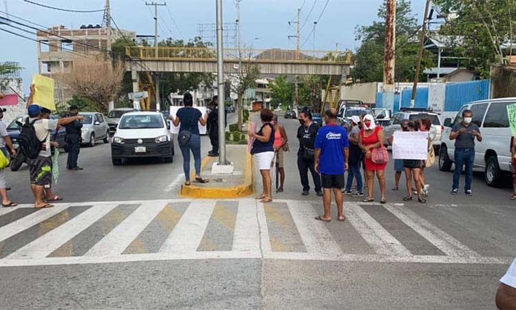 Persisten protestas de colonos de Acapulco por la falta continua de agua potable