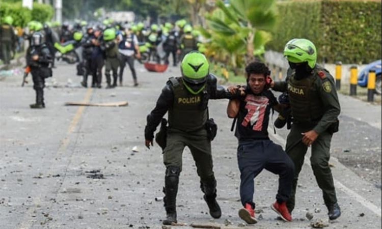 Cumple Colombia 38 días de protestas contra el gobierno central