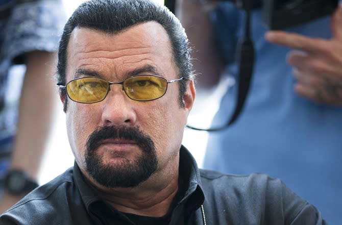 De ídolo a verdugo: la imagen de Steven Seagal se desmorona