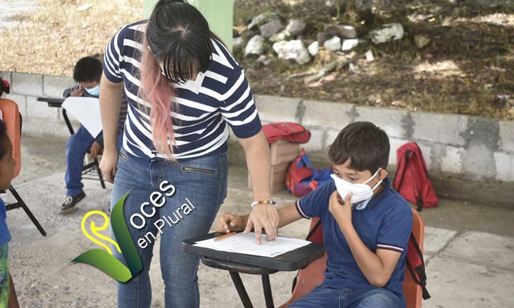 Todos los niños de La Carbonera, regresaron a clases, a pesar de tener una escuela en pésimas condiciones