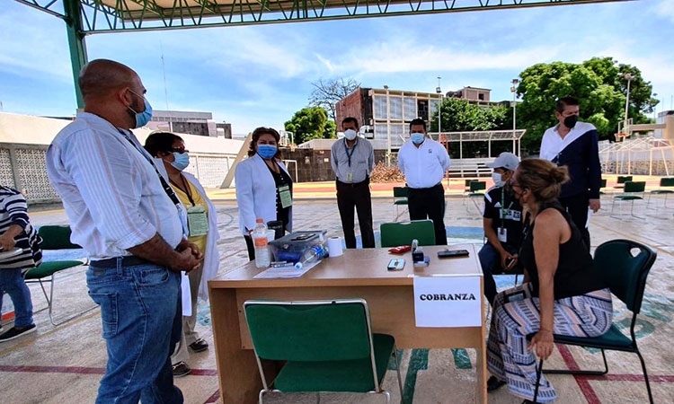 Supervisa titular de IMSS Guerrero reanudación de servicios de Subdelegación Acapulco en sede alterna