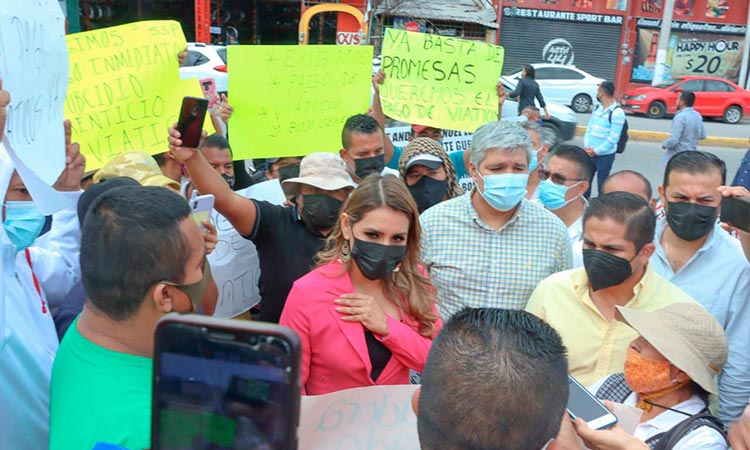 Escucha Evelyn Salgado Pineda necesidades de policías estatales