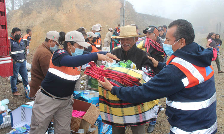 Gobierno de Guerrero entregó ayuda a familias afectadas por bajas temperaturas