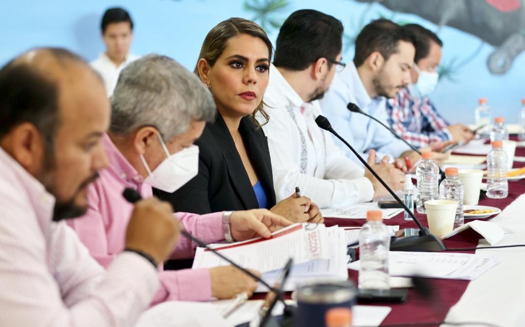 Preside Evelyn Salgado Pineda mesa de trabajo por más de seis horas con la CETEG