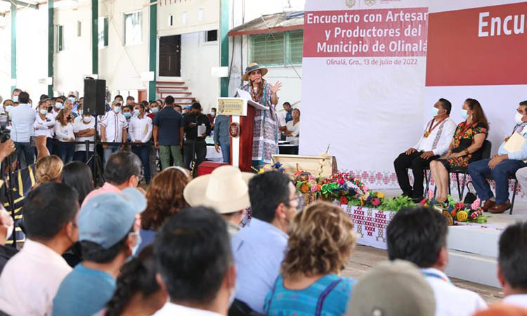 Impulsa Evelyn Salgado artesanías de Olinalá y anuncia obras sociales para este municipio de la Montaña de Guerrero