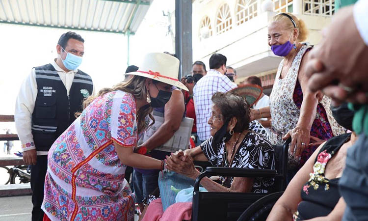 Vamos a seguir abrazando los programas impulsados por el presidente Andrés Manuel López Obrador: Evelyn Salgado